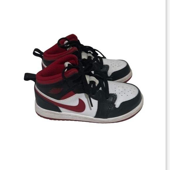 NIKE AIR JORDAN 1 Mid TD White Gym Red Black Toddler Size 10C - Picture 1 of 11